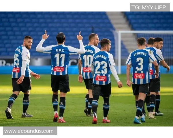 西班牙足球明星魅力四射谁是最帅的球场风云人物