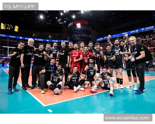 成都网球队以52分领跑总决赛积分榜展现强劲实力与团队合作精神 成都网球队以52分领跑总决赛积分榜展现强劲实力与团队合作精神