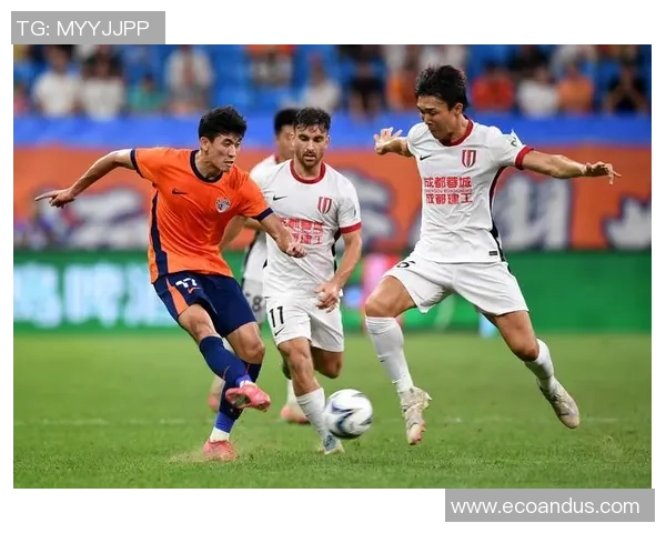 足球明星健美身材展示男性魅力与运动精神的完美结合