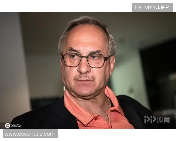 足球明星是否真的缺乏文化素养与教育背景的深度探讨 足球明星是否真的缺乏文化素养与教育背景的深度探讨